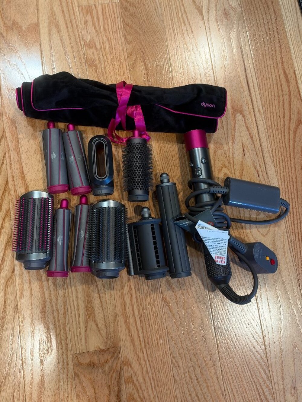 Dyson Airwrap Complete Set W/ Extra Attachments NO CASE